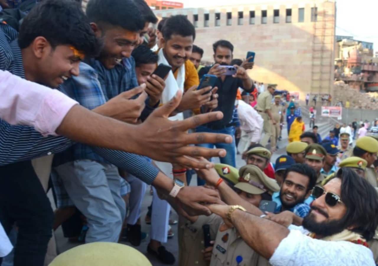Ranveer Singh proves that he is one of kings of fan service in Bollywood as he greets a crazy crowd in Kashi [Watch]