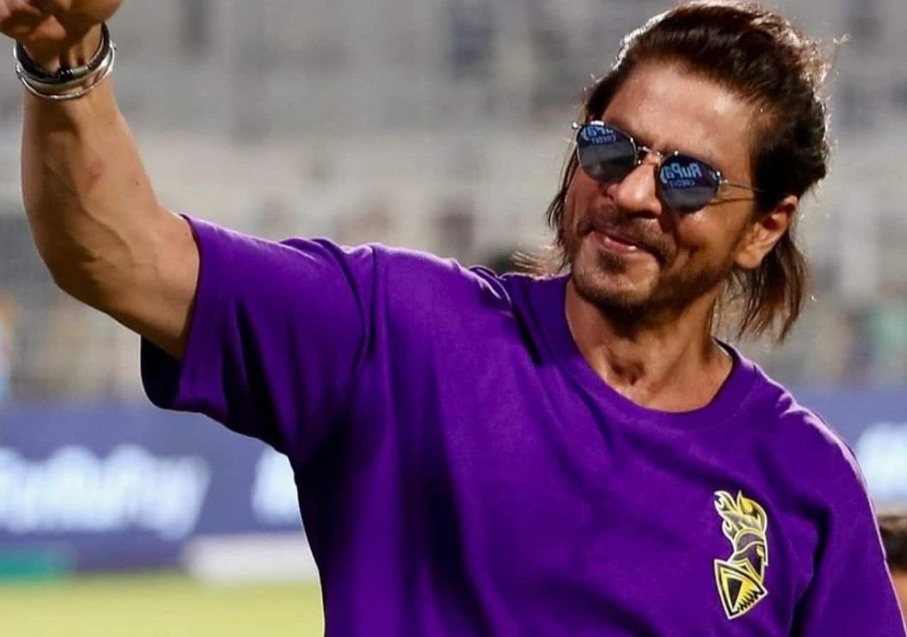 IPL 2024 Finals: Shah Rukh Khan cheers for KKR team; sports a mask post hospitalisation [Watch]