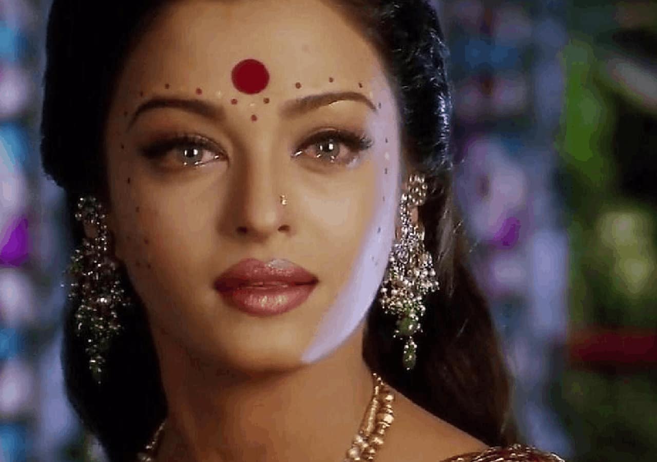 When Aishwarya Rai Bachchan broke down in public due to Salman Khan and Vivek Oberoi